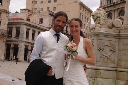 Brautpaar in der Altstadt von Havanna, Kuba